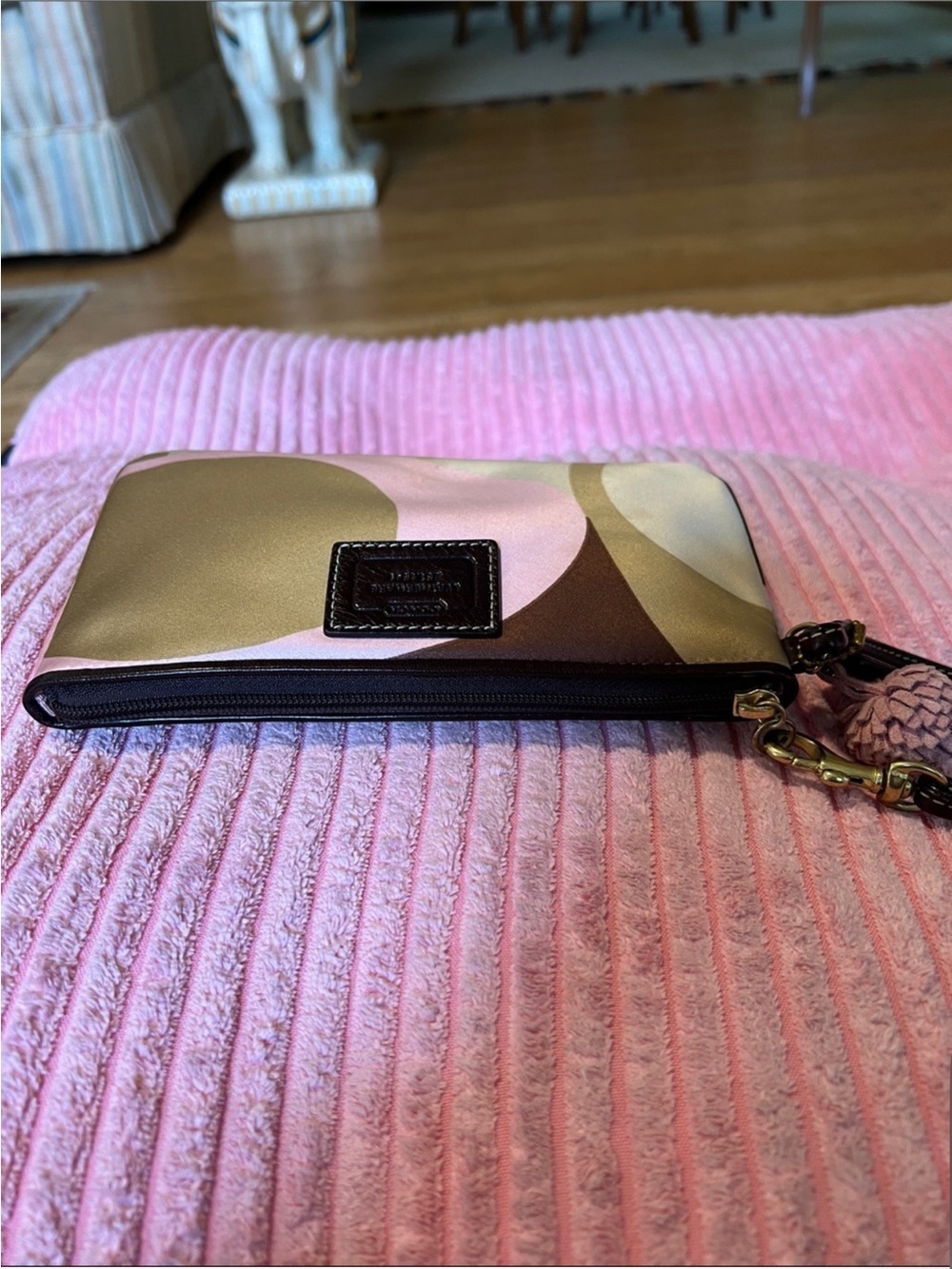 Coach Pink & Olive Signature Wristlet Leatherware 1941 Line - Picture 14 of 15